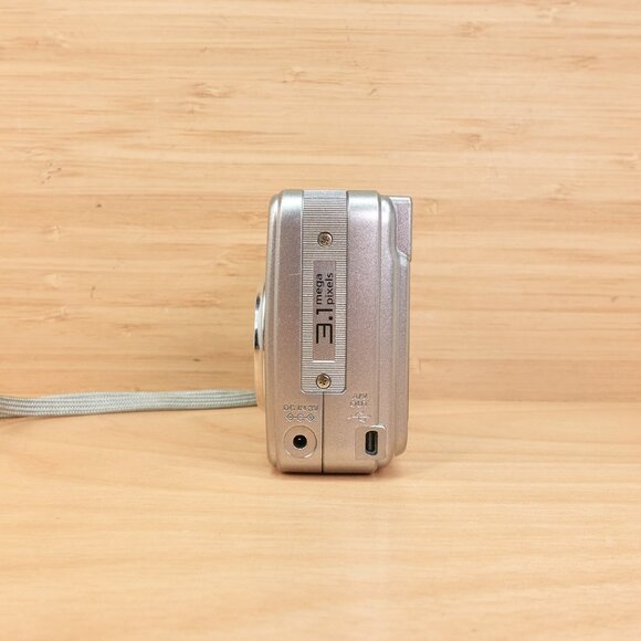 Vintage Kodak EasyShare CD33 3.1MP Camera / 3x Optical Zoom / Silver - Picture 9 of 9